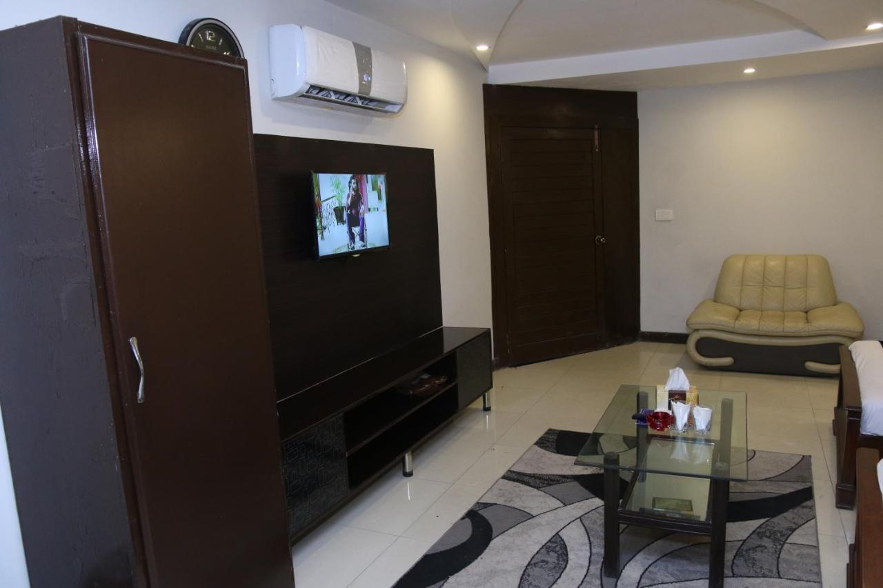 Gulberg Continental Hotel Lahore Luaran gambar