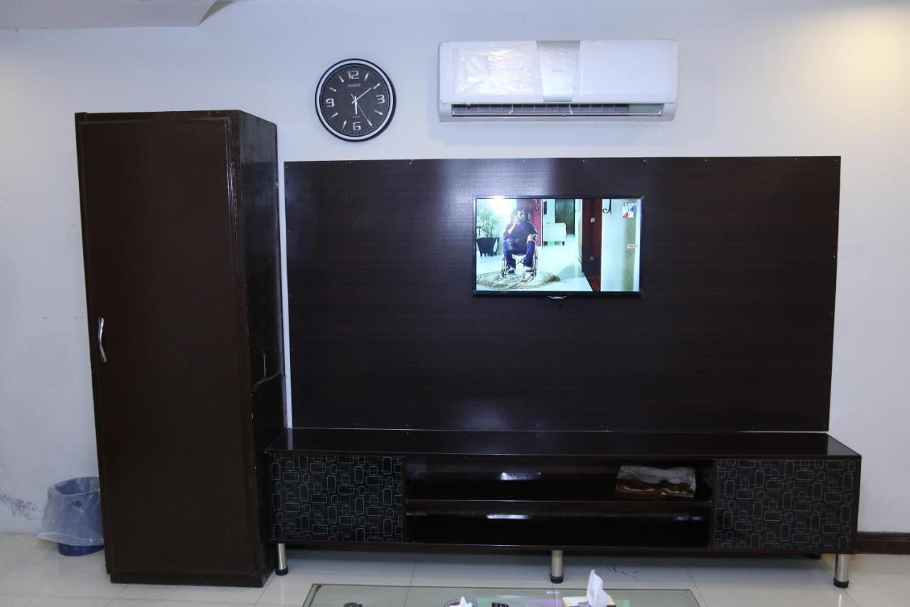 Gulberg Continental Hotel Lahore Luaran gambar