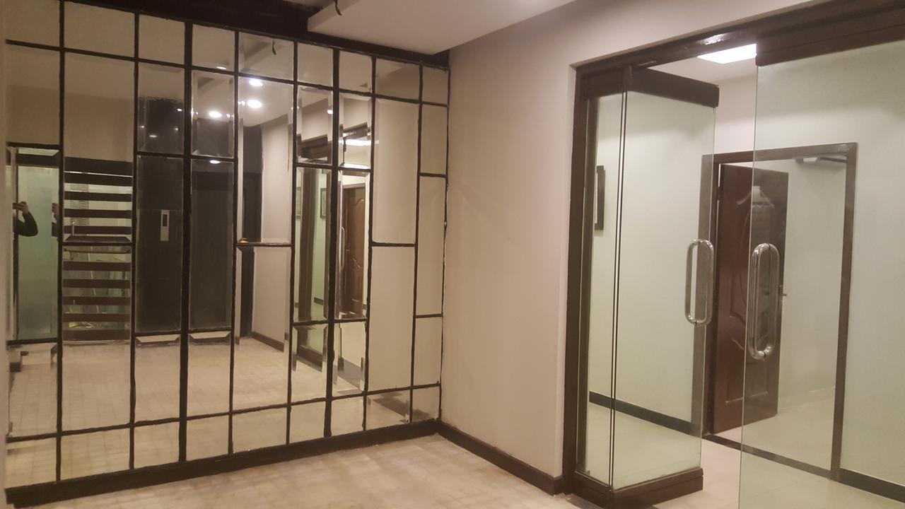 Gulberg Continental Hotel Lahore Luaran gambar