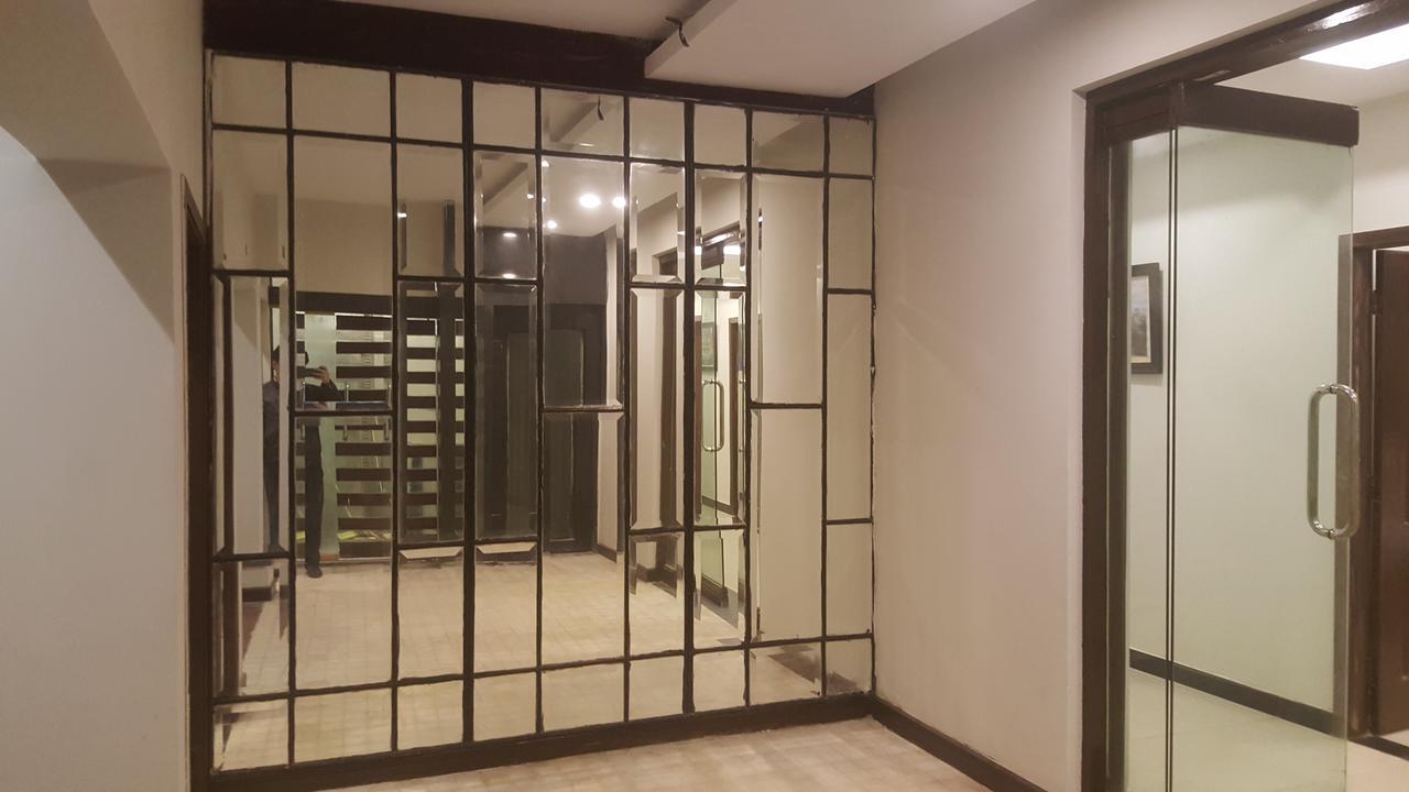 Gulberg Continental Hotel Lahore Luaran gambar