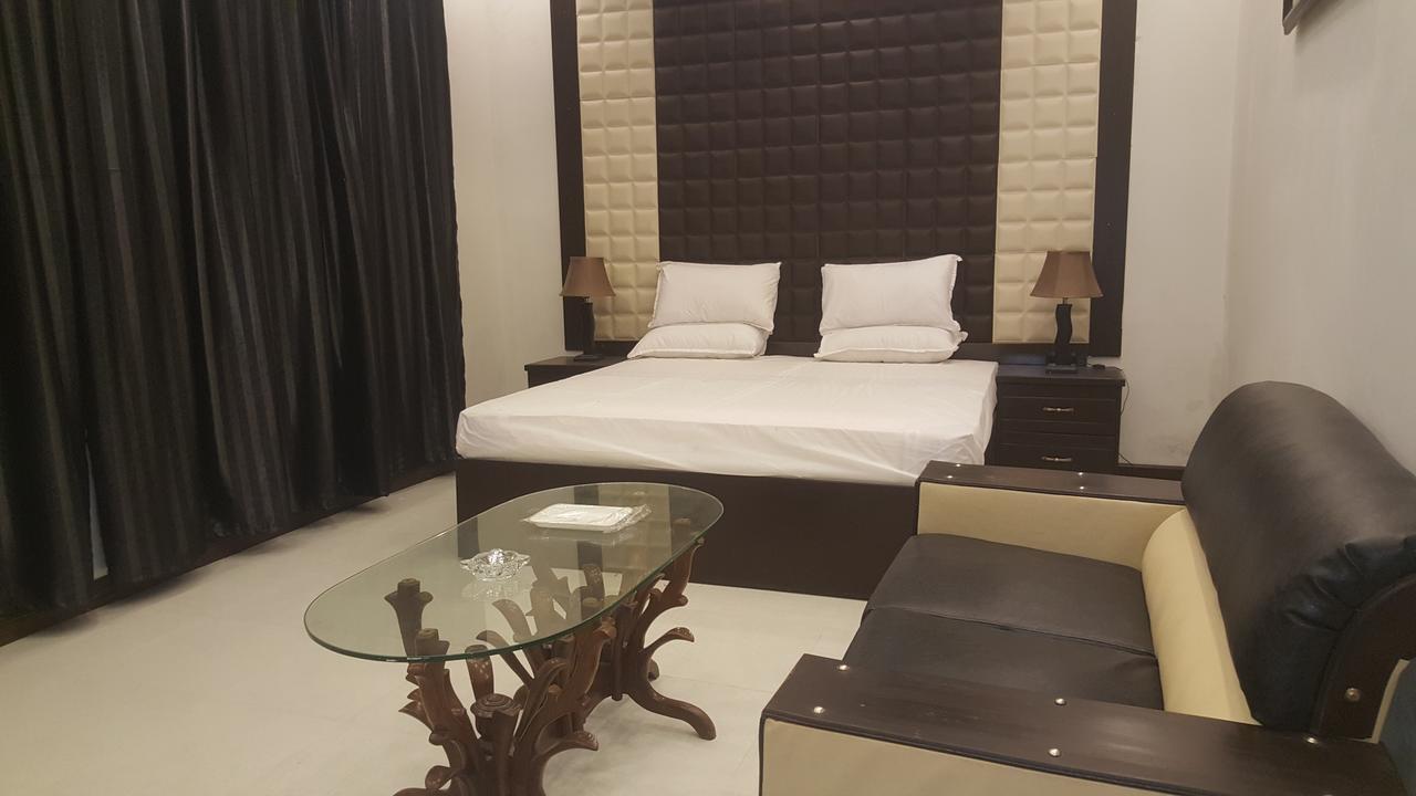 Gulberg Continental Hotel Lahore Luaran gambar