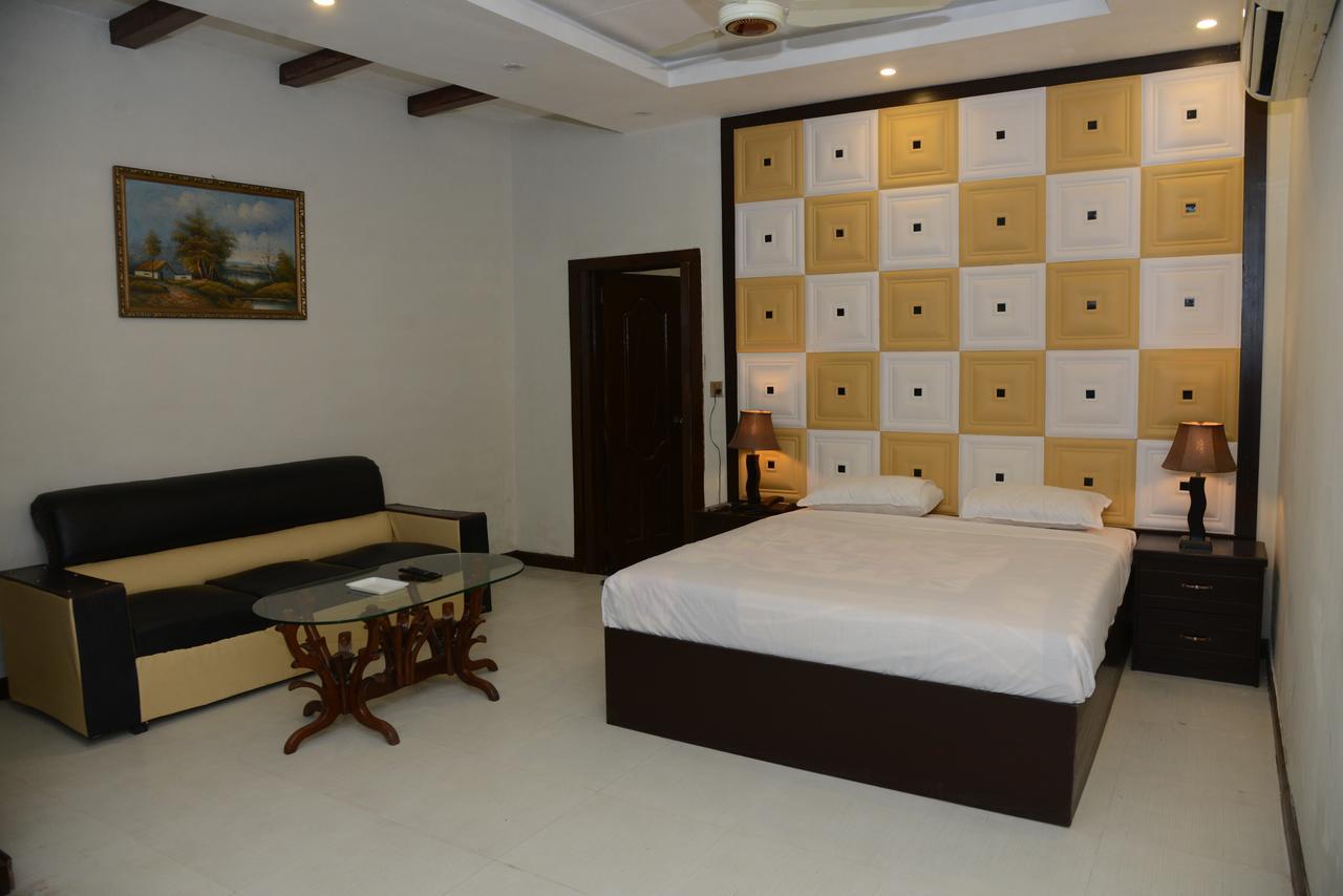 Gulberg Continental Hotel Lahore Luaran gambar
