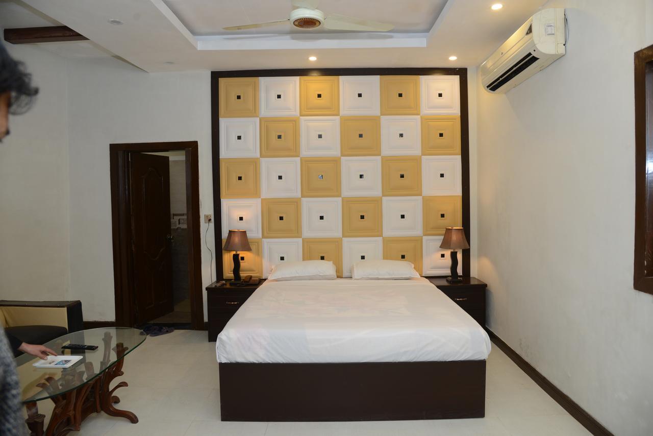 Gulberg Continental Hotel Lahore Luaran gambar