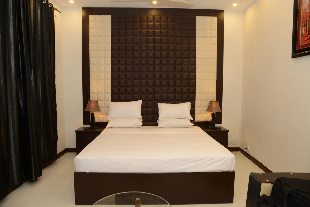 Gulberg Continental Hotel Lahore Luaran gambar