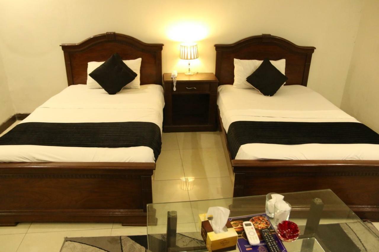 Gulberg Continental Hotel Lahore Luaran gambar