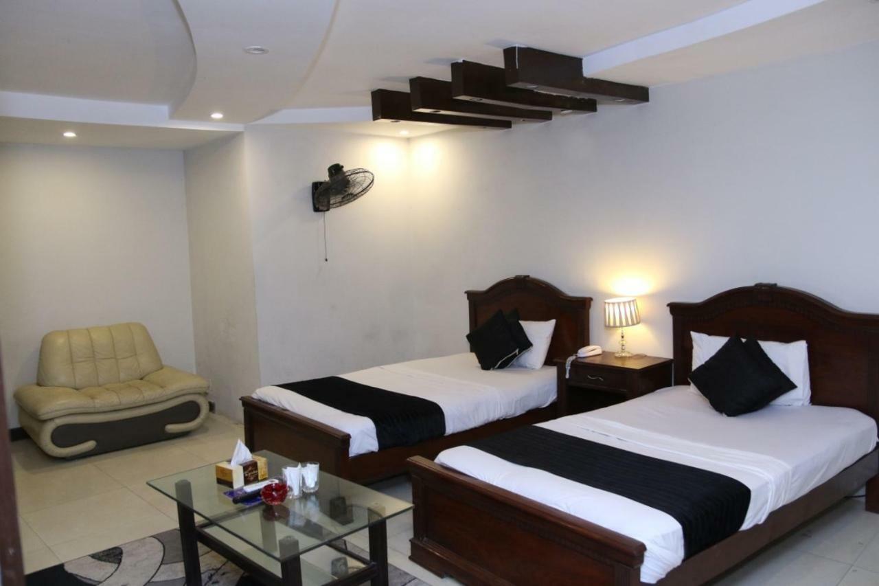 Gulberg Continental Hotel Lahore Luaran gambar