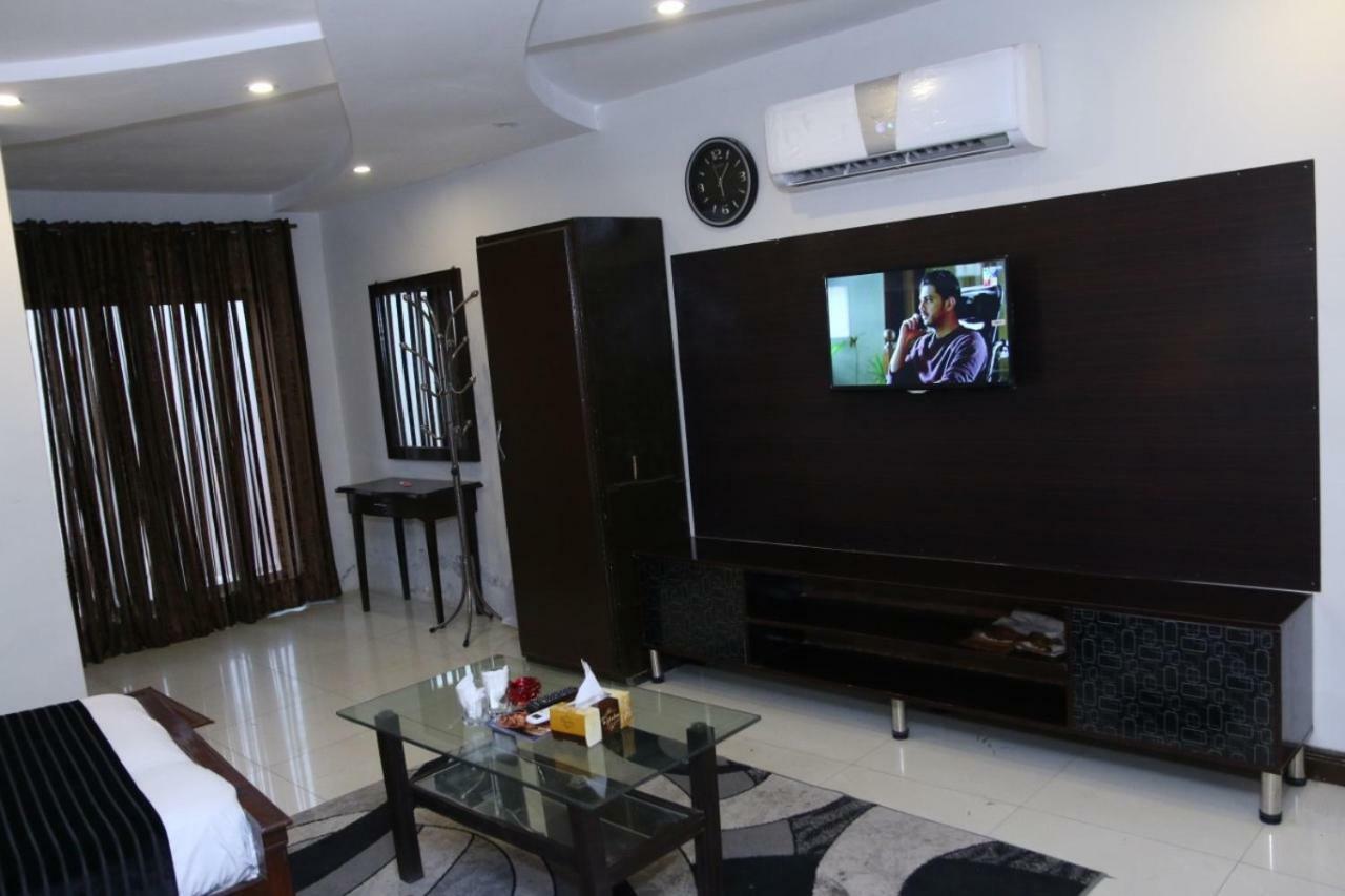Gulberg Continental Hotel Lahore Luaran gambar