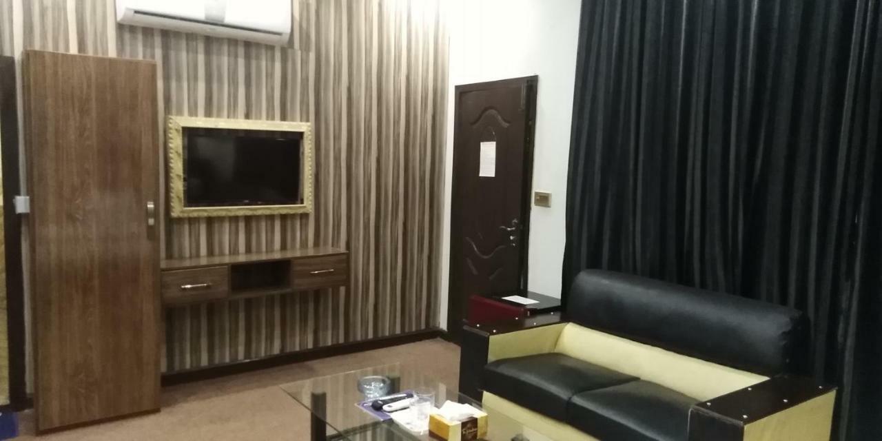 Gulberg Continental Hotel Lahore Luaran gambar