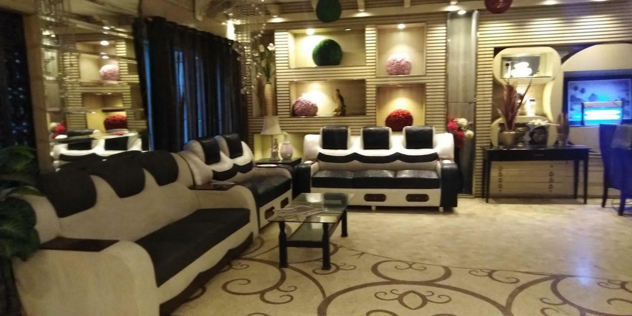 Gulberg Continental Hotel Lahore Luaran gambar
