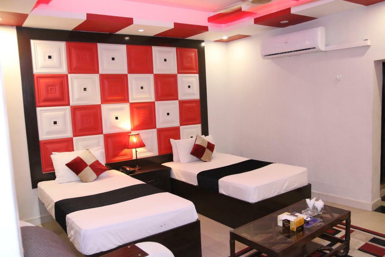 Gulberg Continental Hotel Lahore Luaran gambar