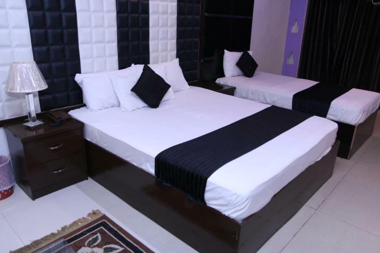 Gulberg Continental Hotel Lahore Luaran gambar