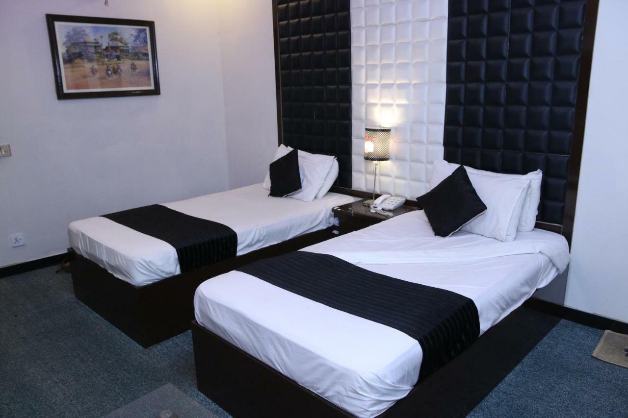 Gulberg Continental Hotel Lahore Luaran gambar