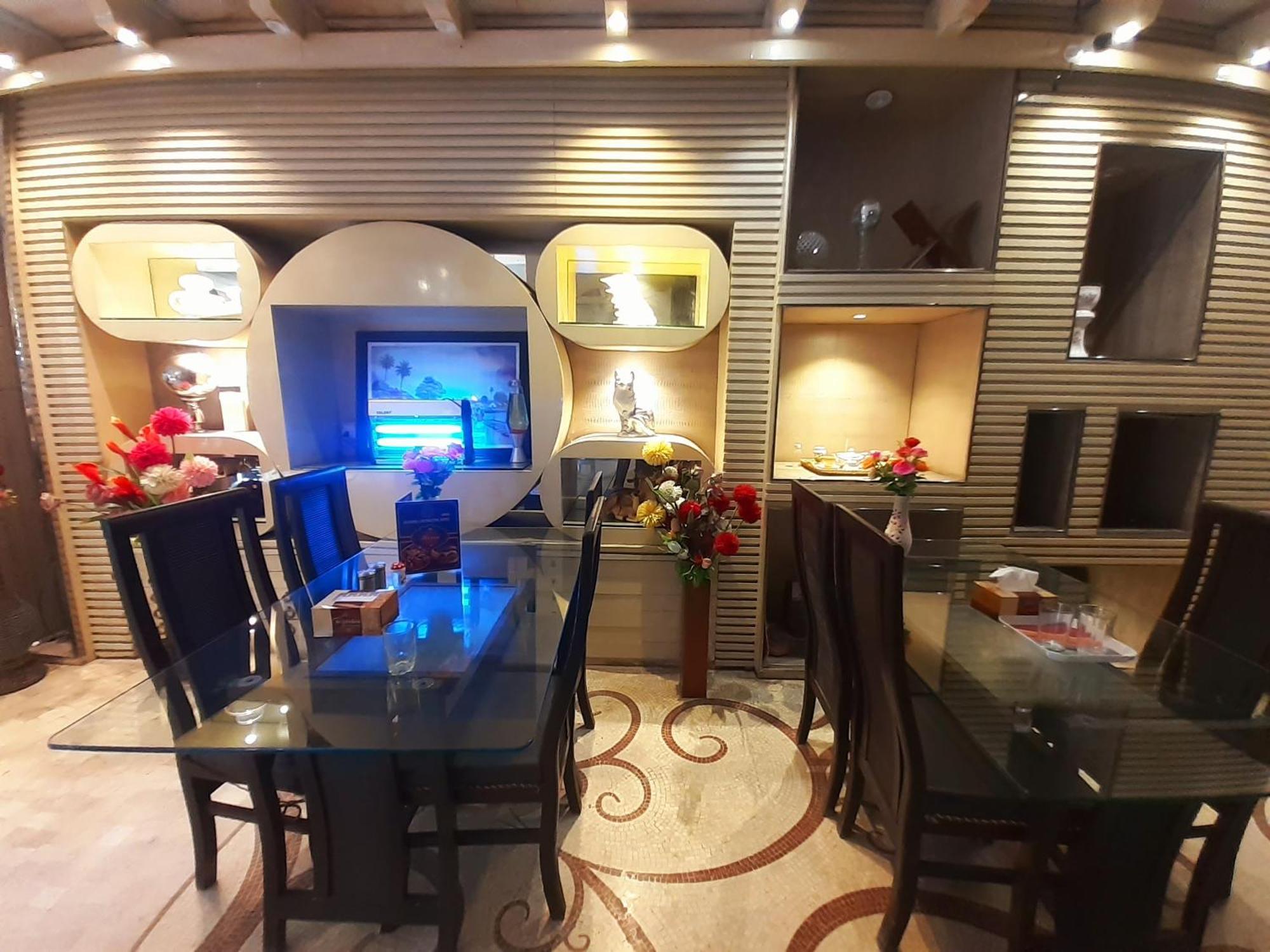 Gulberg Continental Hotel Lahore Luaran gambar